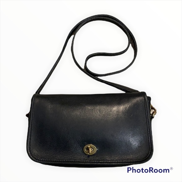Coach Handbags - Vintage Coach Penny Pocket Black Leather Crossbody Bag